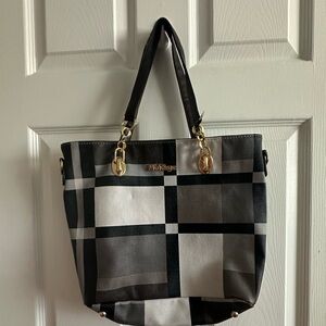 Shoulder strap purse